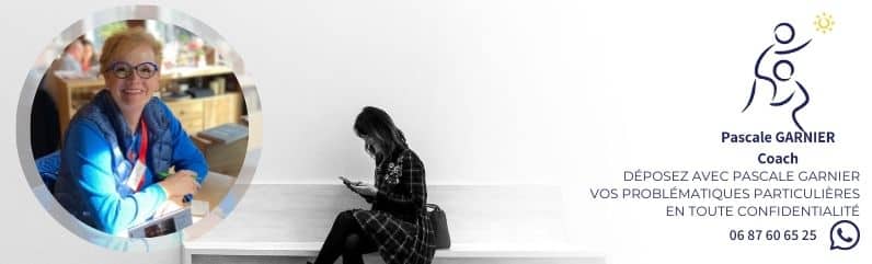 Suivez l'accompagnement et le développement personnel avec votre coach pour être heureuse tout en étant célibataire.